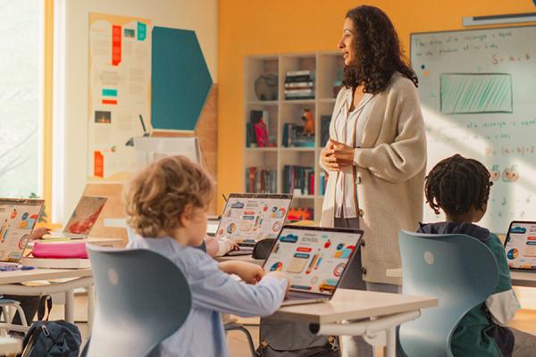 Researchers and companies are cooperating to improve digital education tools and help Europe prepare for the future. © Gorodenkoff, Shutterstock.com